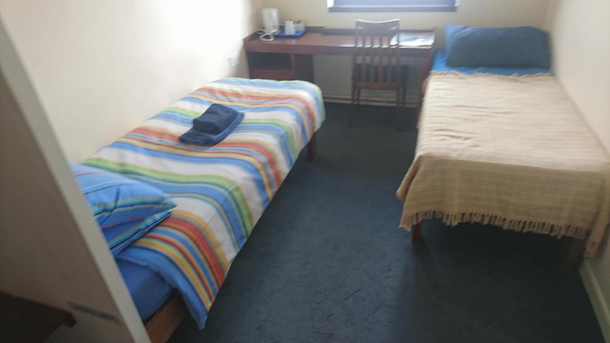 Fsc Dale Fort Hostel Pokoj fotografie