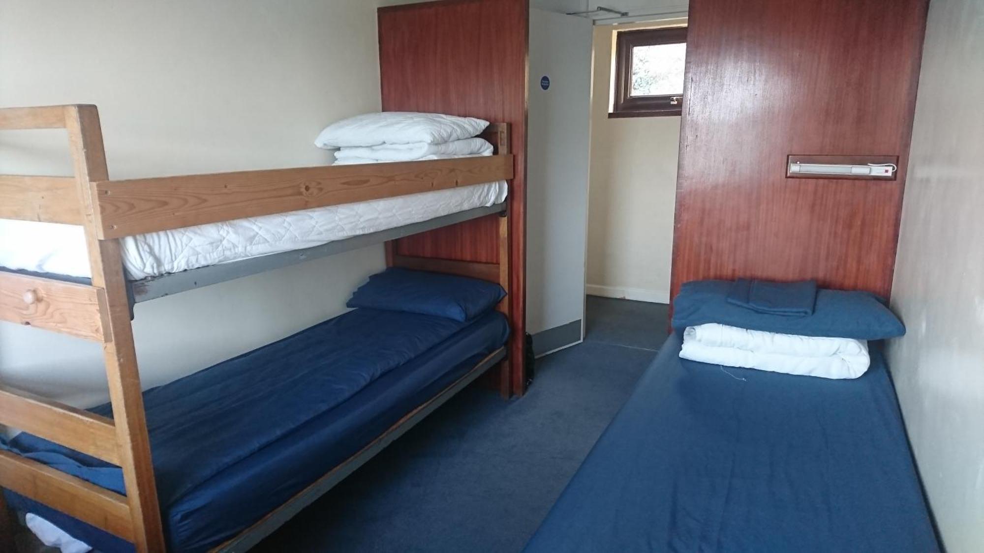 Fsc Dale Fort Hostel Pokoj fotografie